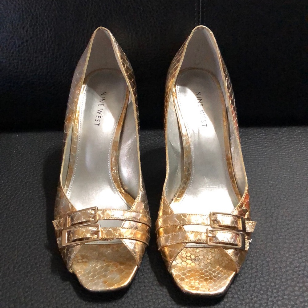 Nine West Gold and silver snakeskin pumps